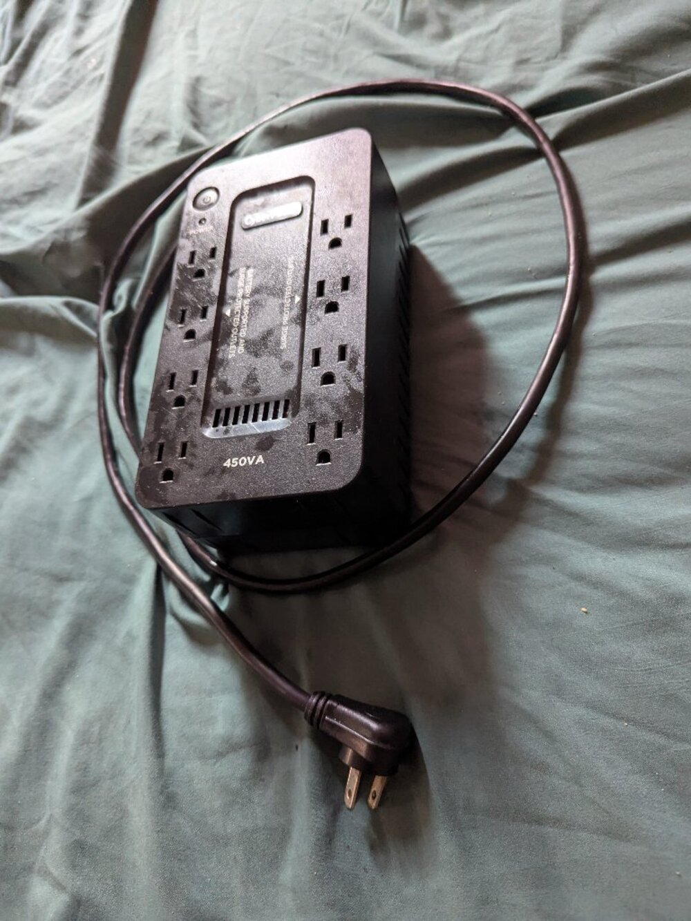 CyberPower SE450G1 Slim Battery Backup UPS 450VA 270W 8-Outlet Surge Protector